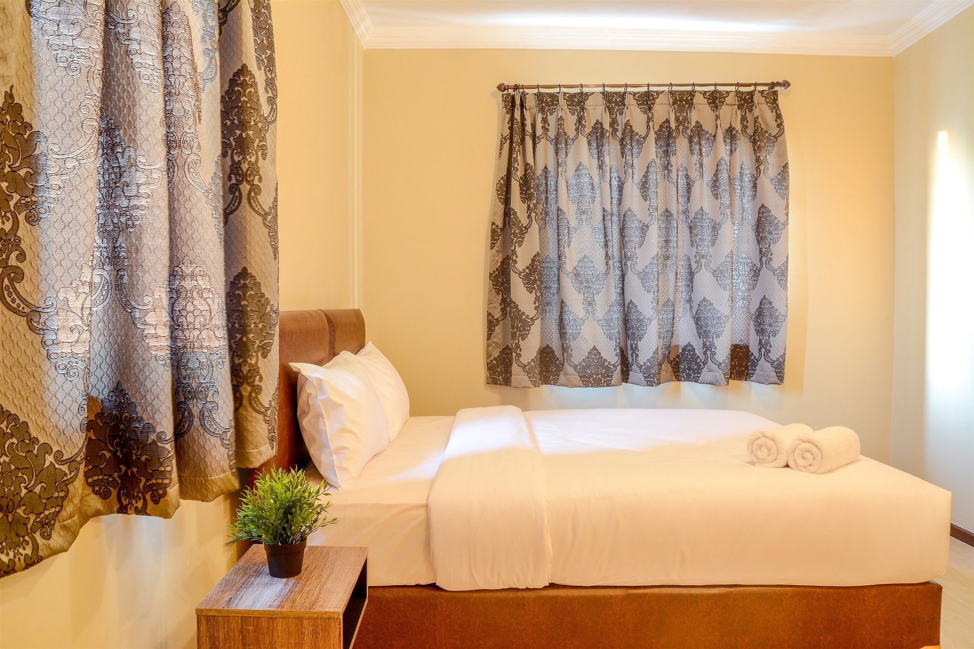 3 Bedrooms Grand Palace Kemayoran By Travelio Apartemen